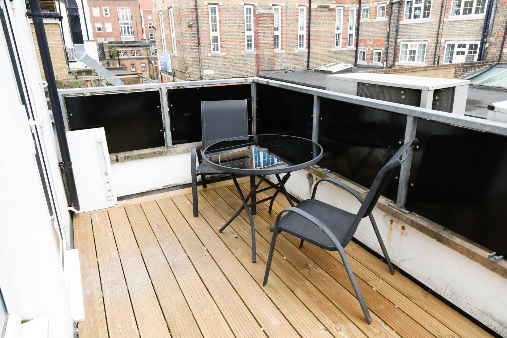 New Luxury Apartments In Central London Next To Shops, Cafes, Bars & Metro Kültér fotó