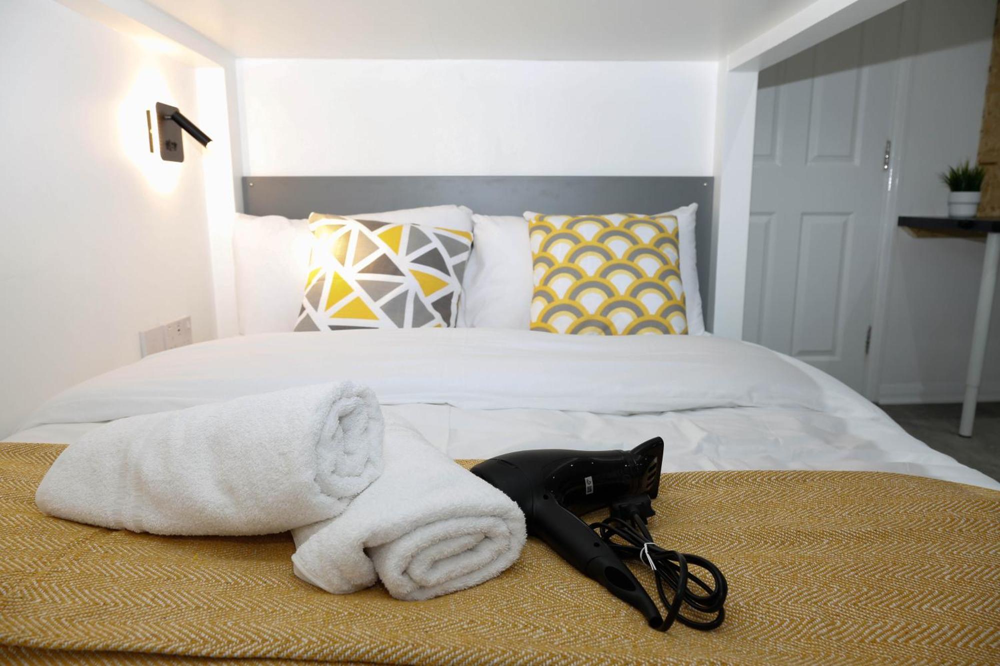 New Luxury Apartments In Central London Next To Shops, Cafes, Bars & Metro Kültér fotó