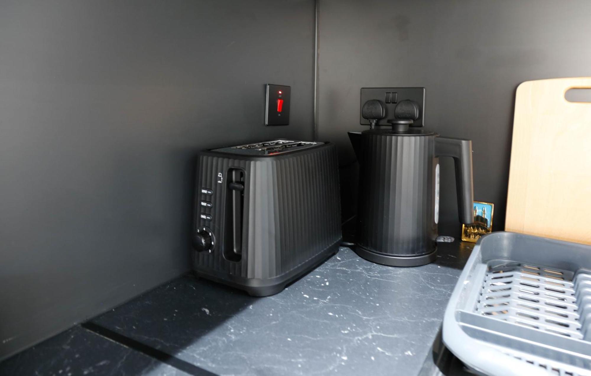New Luxury Apartments In Central London Next To Shops, Cafes, Bars & Metro Kültér fotó
