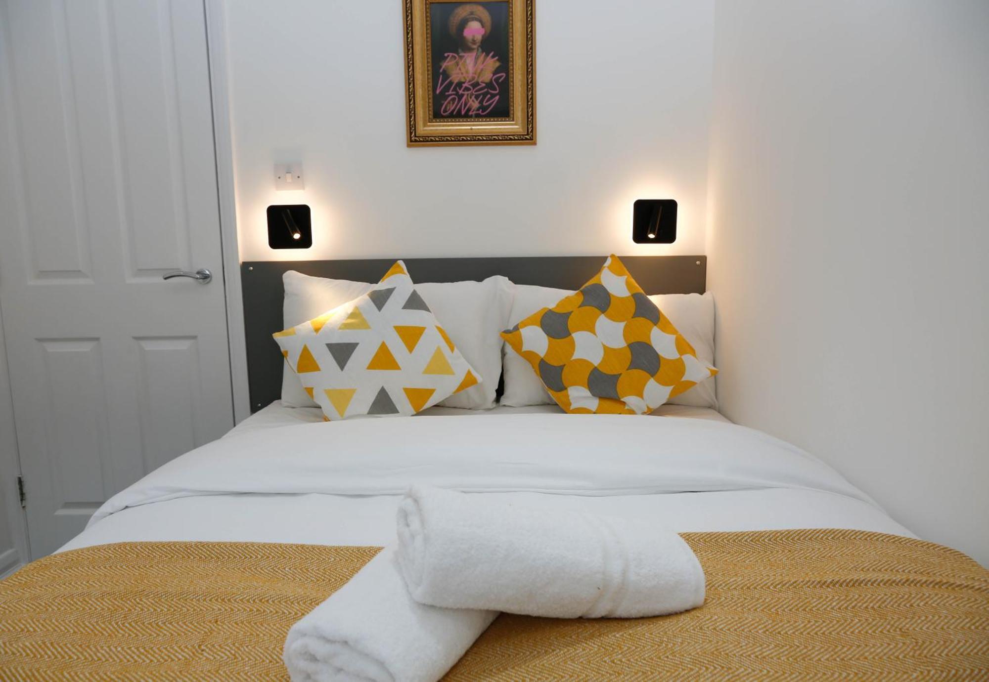 New Luxury Apartments In Central London Next To Shops, Cafes, Bars & Metro Kültér fotó